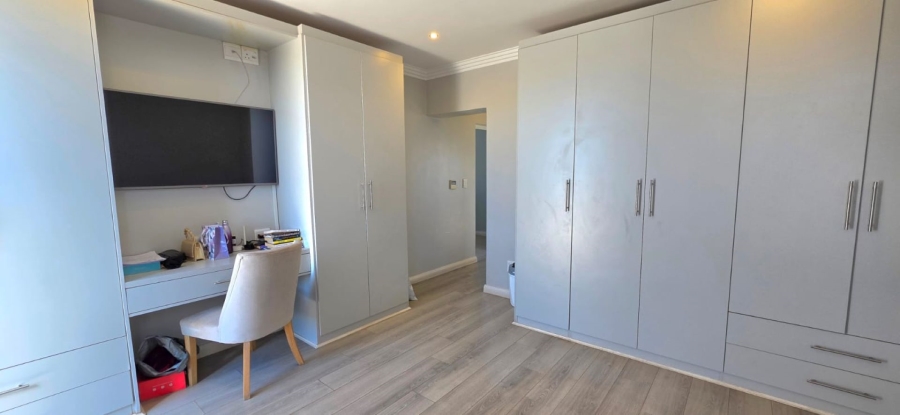 5 Bedroom Property for Sale in Midstream Meadows Gauteng