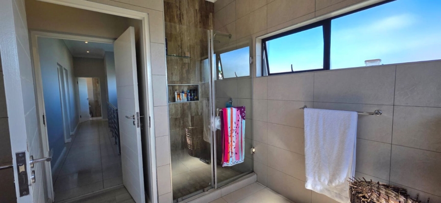 5 Bedroom Property for Sale in Midstream Meadows Gauteng