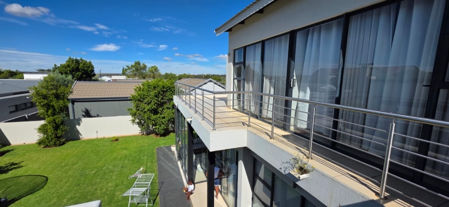 5 Bedroom Property for Sale in Midstream Meadows Gauteng