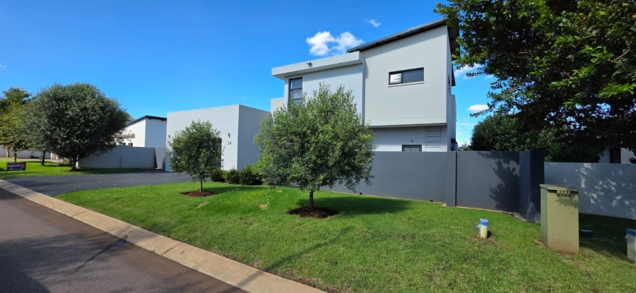5 Bedroom Property for Sale in Midstream Meadows Gauteng