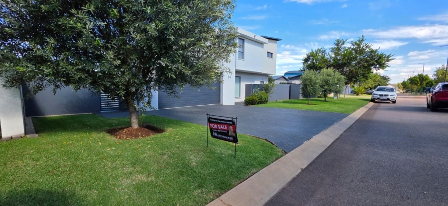 5 Bedroom Property for Sale in Midstream Meadows Gauteng