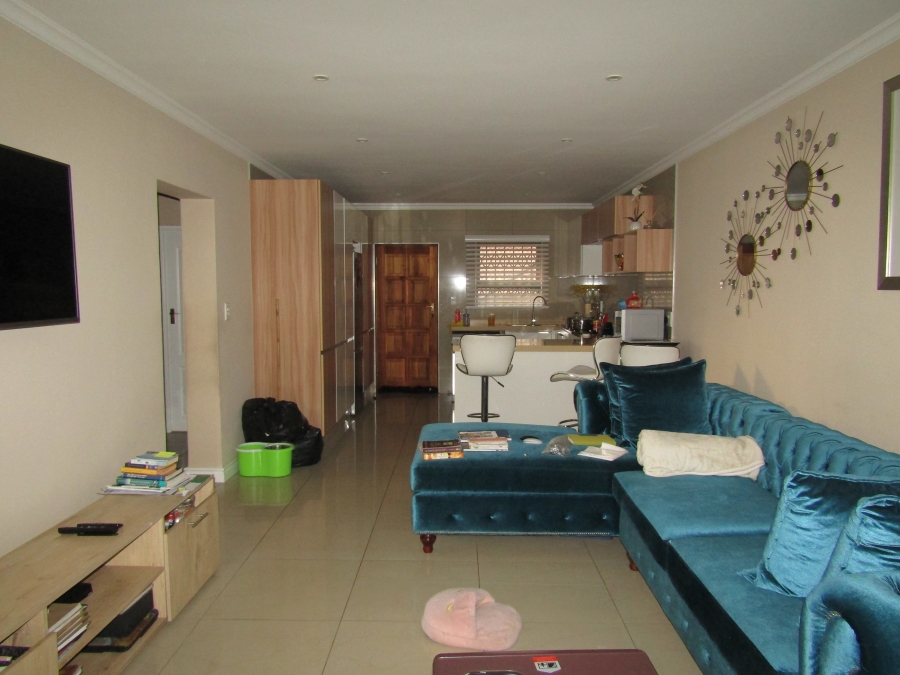 2 Bedroom Property for Sale in Mondeor Gauteng