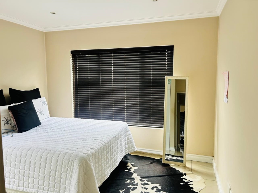 2 Bedroom Property for Sale in Mondeor Gauteng