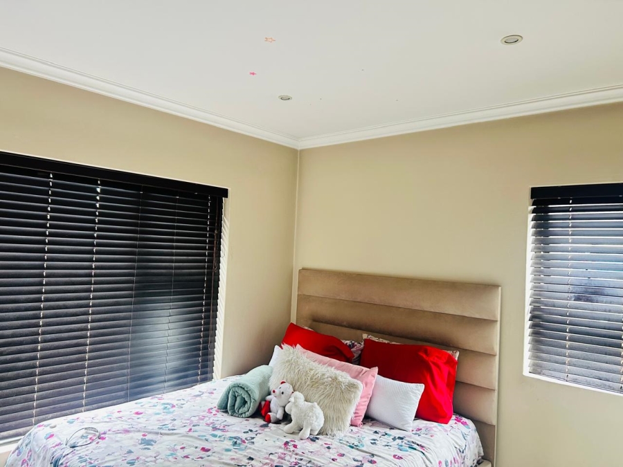 2 Bedroom Property for Sale in Mondeor Gauteng