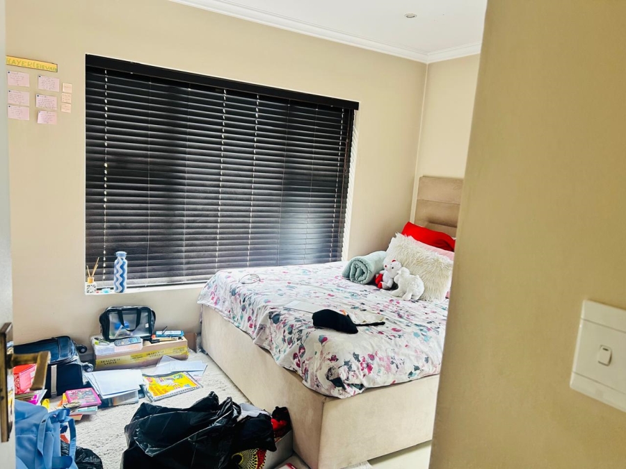 2 Bedroom Property for Sale in Mondeor Gauteng