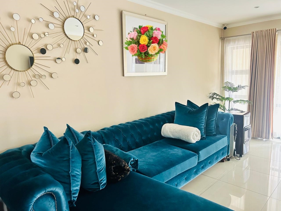 2 Bedroom Property for Sale in Mondeor Gauteng