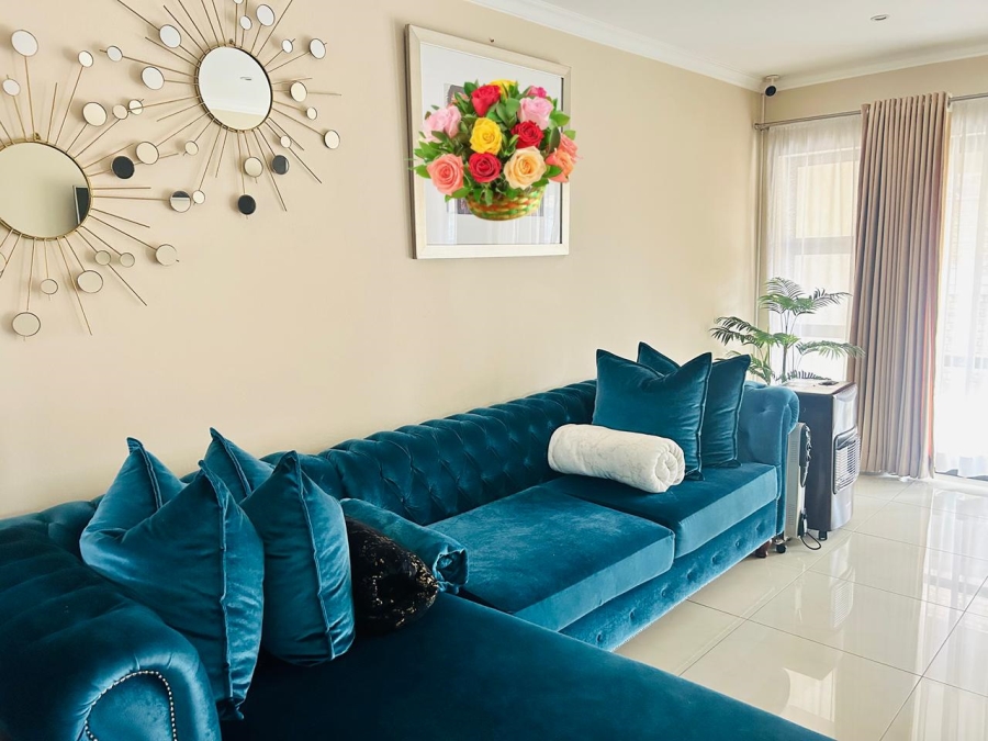 2 Bedroom Property for Sale in Mondeor Gauteng