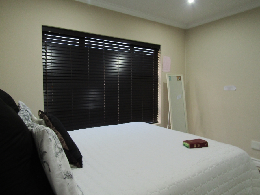 2 Bedroom Property for Sale in Mondeor Gauteng