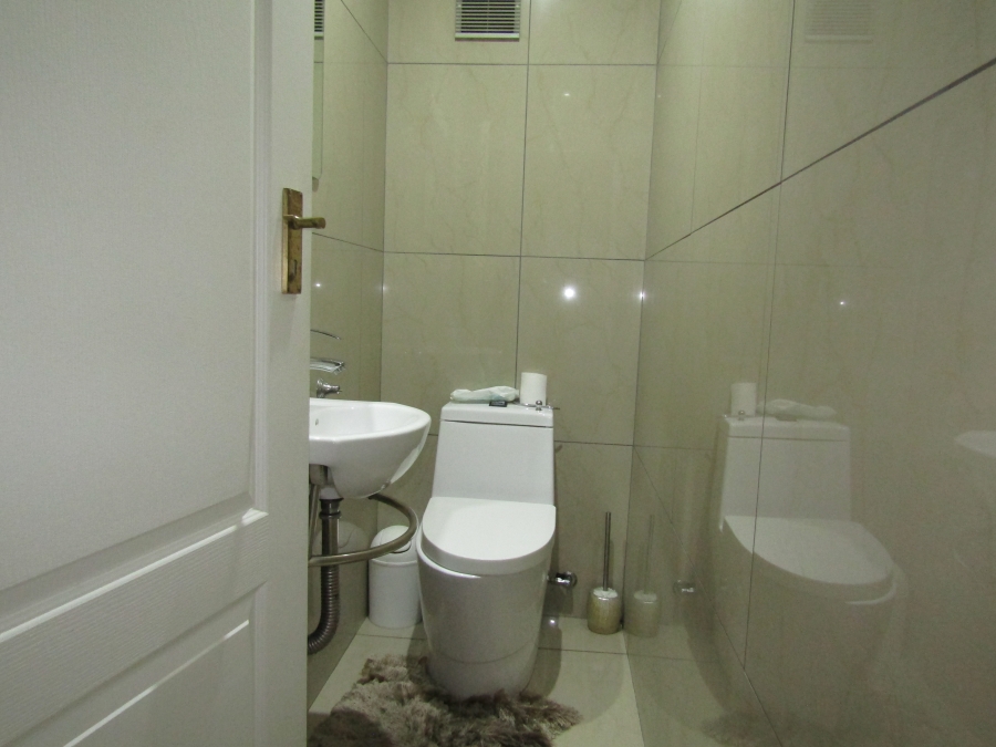 2 Bedroom Property for Sale in Mondeor Gauteng