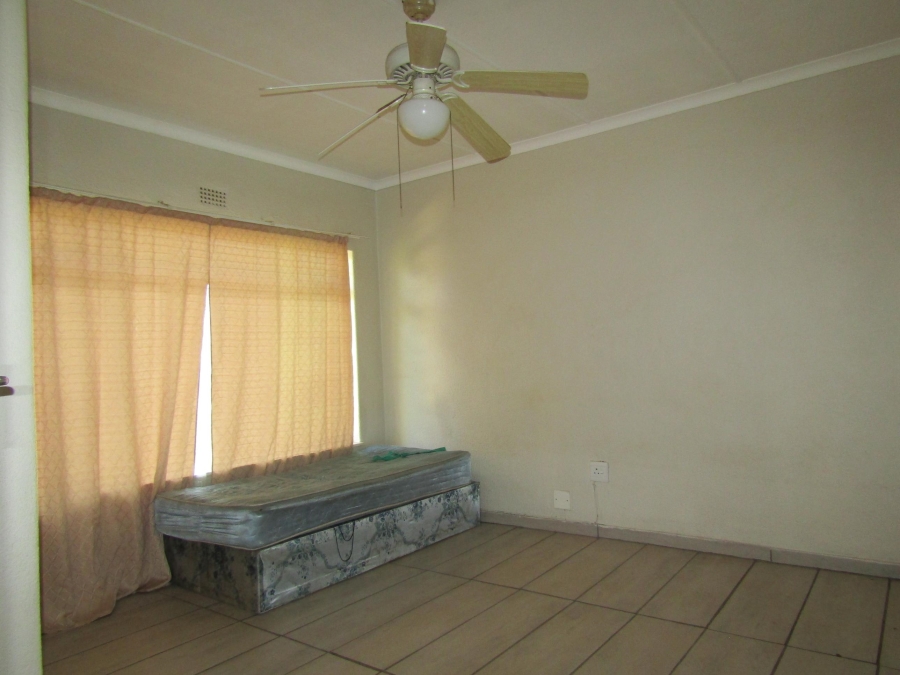 To Let 3 Bedroom Property for Rent in Mondeor Gauteng