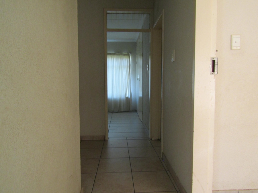 To Let 3 Bedroom Property for Rent in Mondeor Gauteng