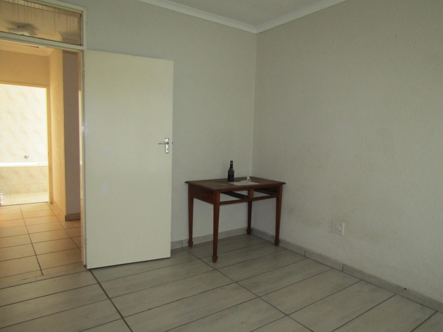 To Let 3 Bedroom Property for Rent in Mondeor Gauteng