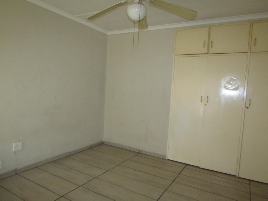 To Let 3 Bedroom Property for Rent in Mondeor Gauteng