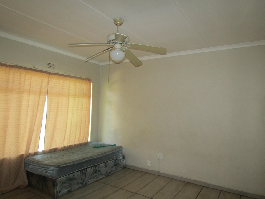 To Let 3 Bedroom Property for Rent in Mondeor Gauteng