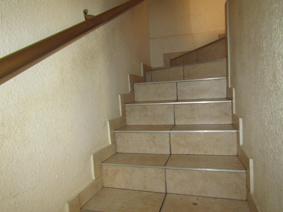 To Let 3 Bedroom Property for Rent in Mondeor Gauteng