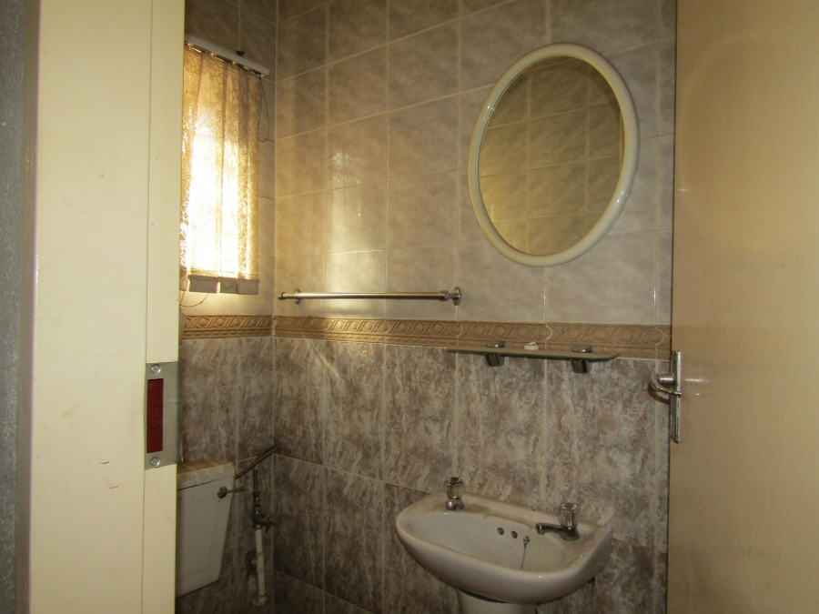 To Let 3 Bedroom Property for Rent in Mondeor Gauteng