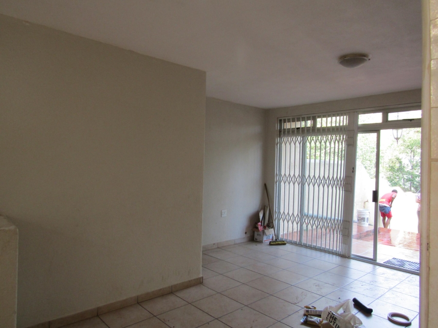 To Let 3 Bedroom Property for Rent in Mondeor Gauteng