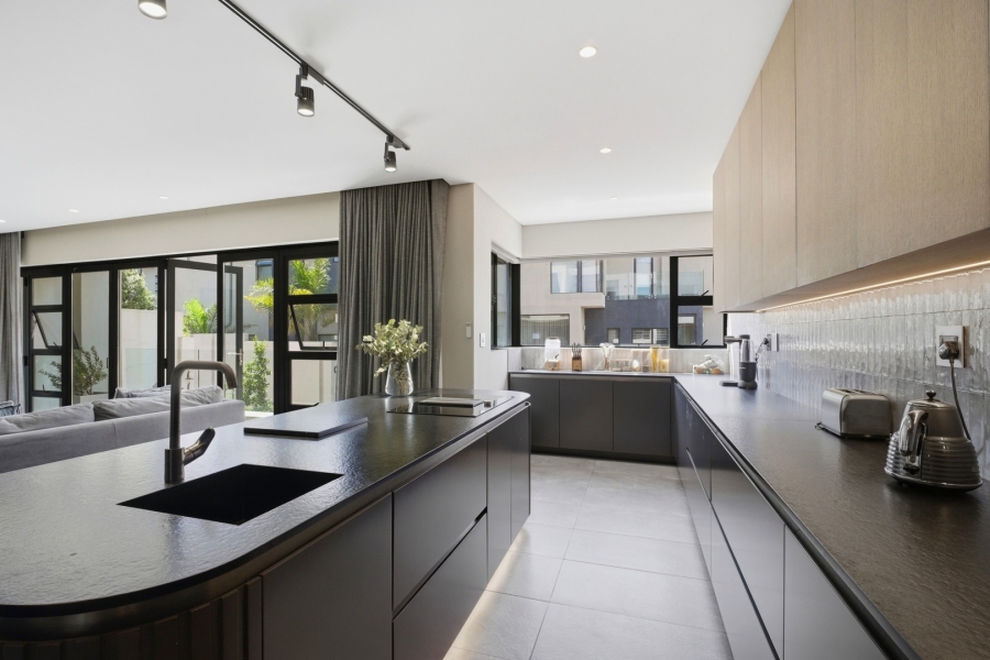 5 Bedroom Property for Sale in Bryanston East Gauteng