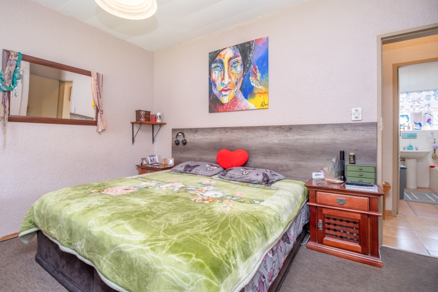 2 Bedroom Property for Sale in Lewisham Gauteng