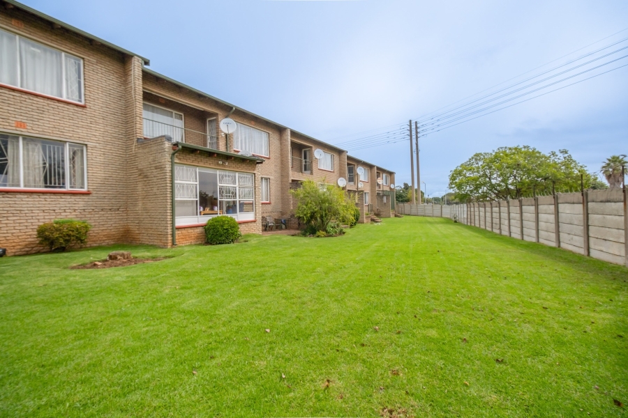 2 Bedroom Property for Sale in Lewisham Gauteng