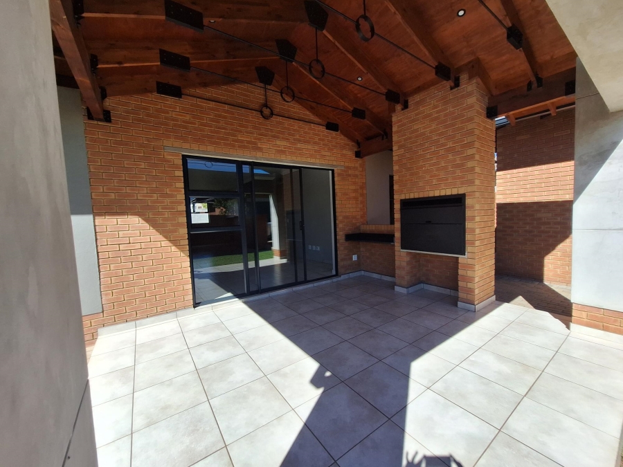 3 Bedroom Property for Sale in Six Fountains Residential Estate Gauteng