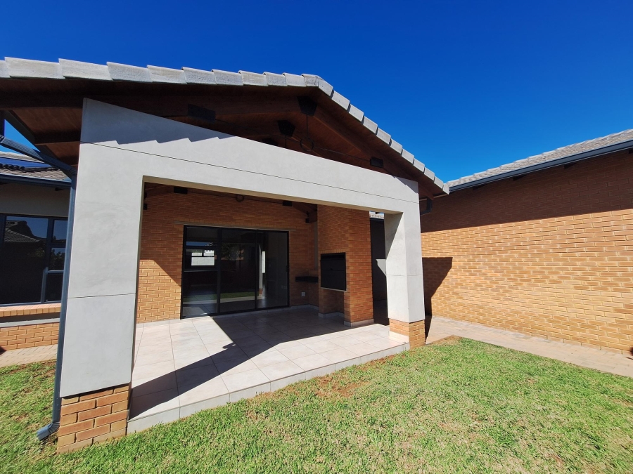 3 Bedroom Property for Sale in Six Fountains Residential Estate Gauteng