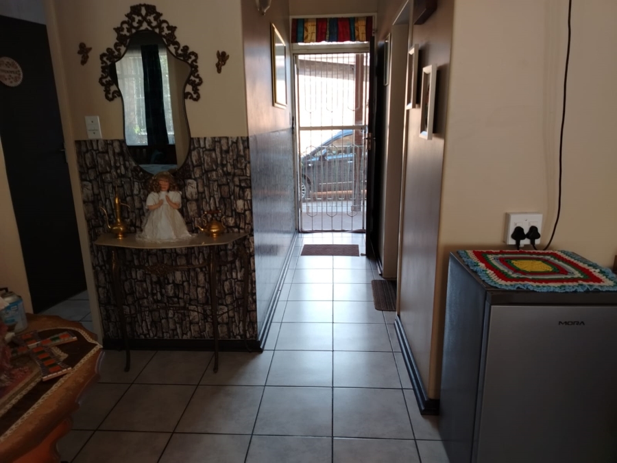 2 Bedroom Property for Sale in Vanderbijlpark CW 3 Gauteng