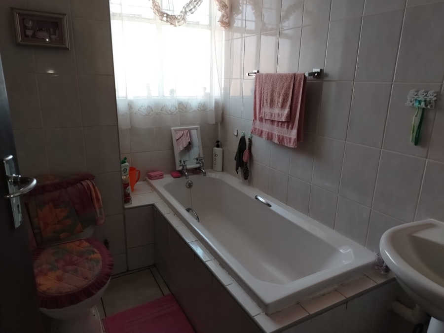 2 Bedroom Property for Sale in Vanderbijlpark CW 3 Gauteng