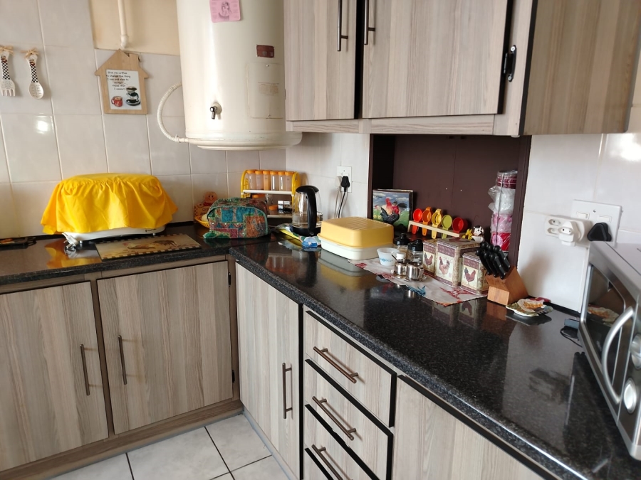 2 Bedroom Property for Sale in Vanderbijlpark CW 3 Gauteng