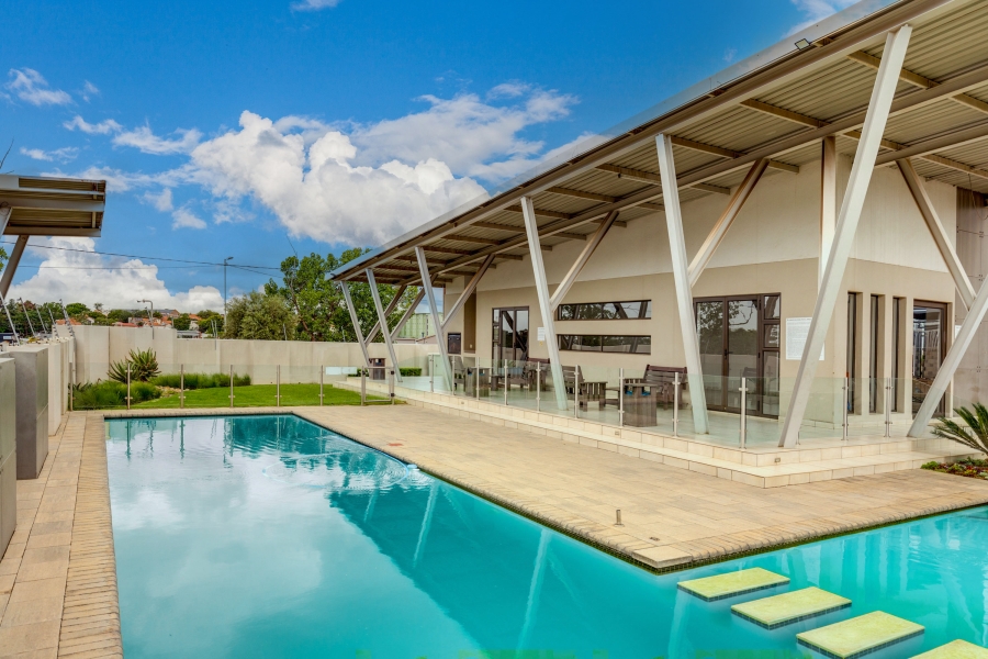 To Let 2 Bedroom Property for Rent in Broadacres Gauteng
