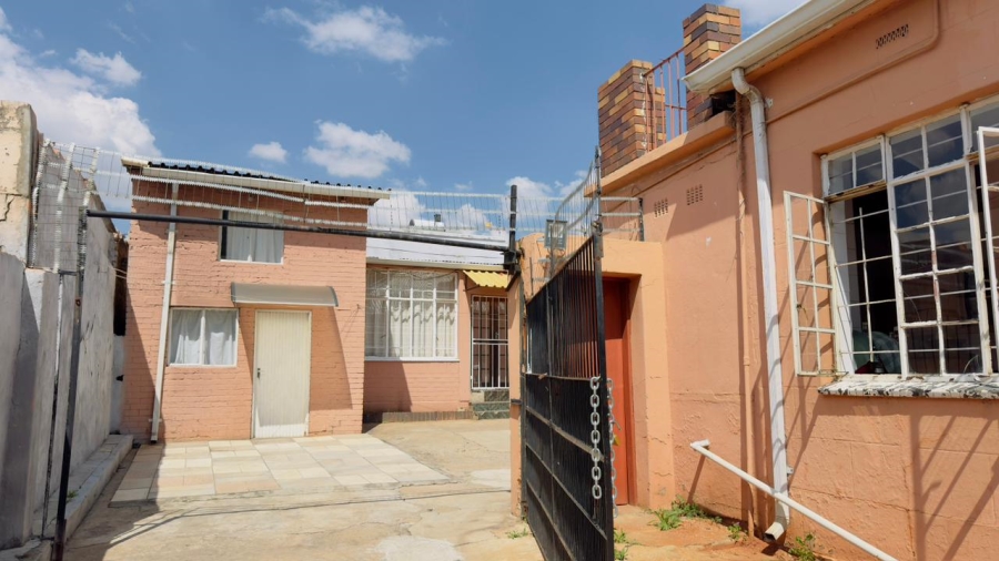 4 Bedroom Property for Sale in Bezuidenhout Valley Gauteng