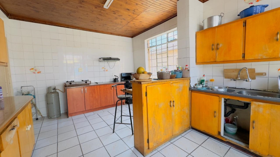 4 Bedroom Property for Sale in Bezuidenhout Valley Gauteng