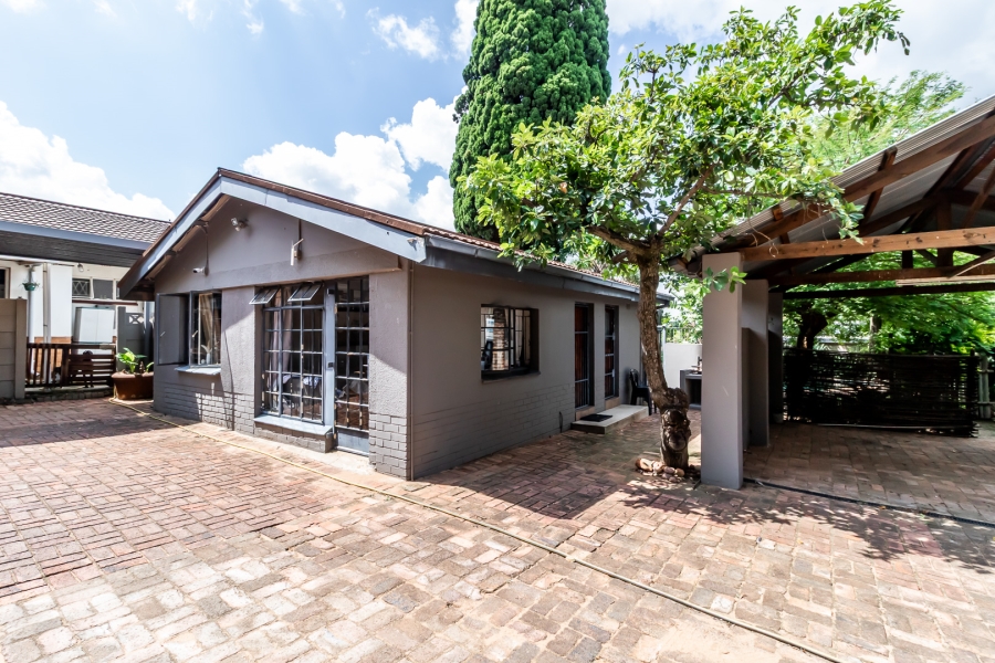 5 Bedroom Property for Sale in Rietfontein Gauteng