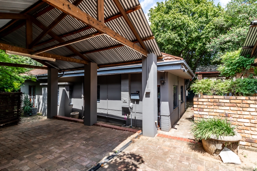 5 Bedroom Property for Sale in Rietfontein Gauteng