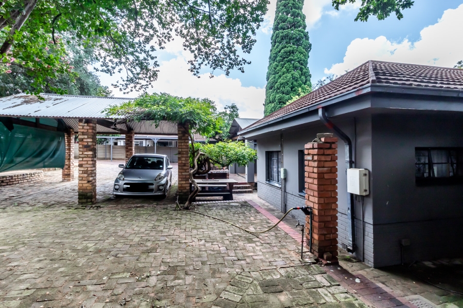 5 Bedroom Property for Sale in Rietfontein Gauteng