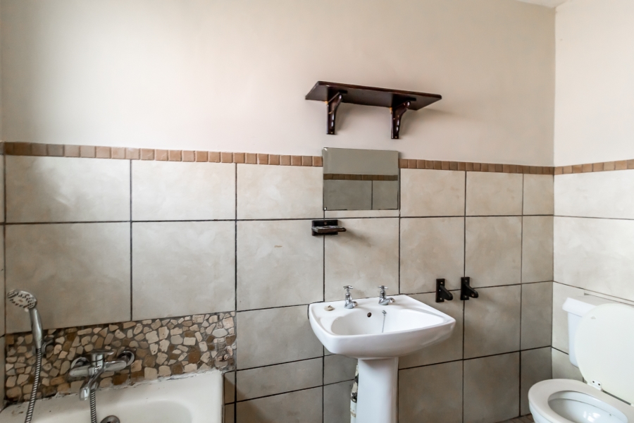 5 Bedroom Property for Sale in Rietfontein Gauteng