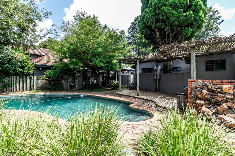 5 Bedroom Property for Sale in Rietfontein Gauteng