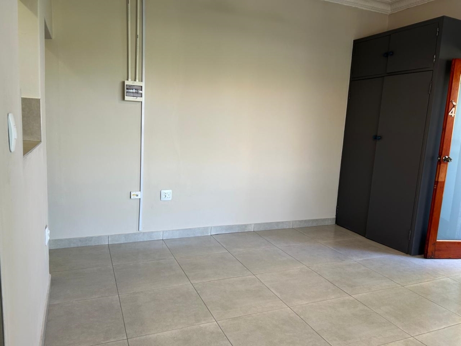 5 Bedroom Property for Sale in Rietfontein Gauteng