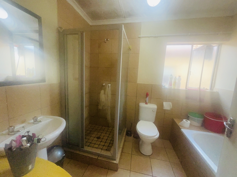 2 Bedroom Property for Sale in Greenhills Ext 3 Gauteng