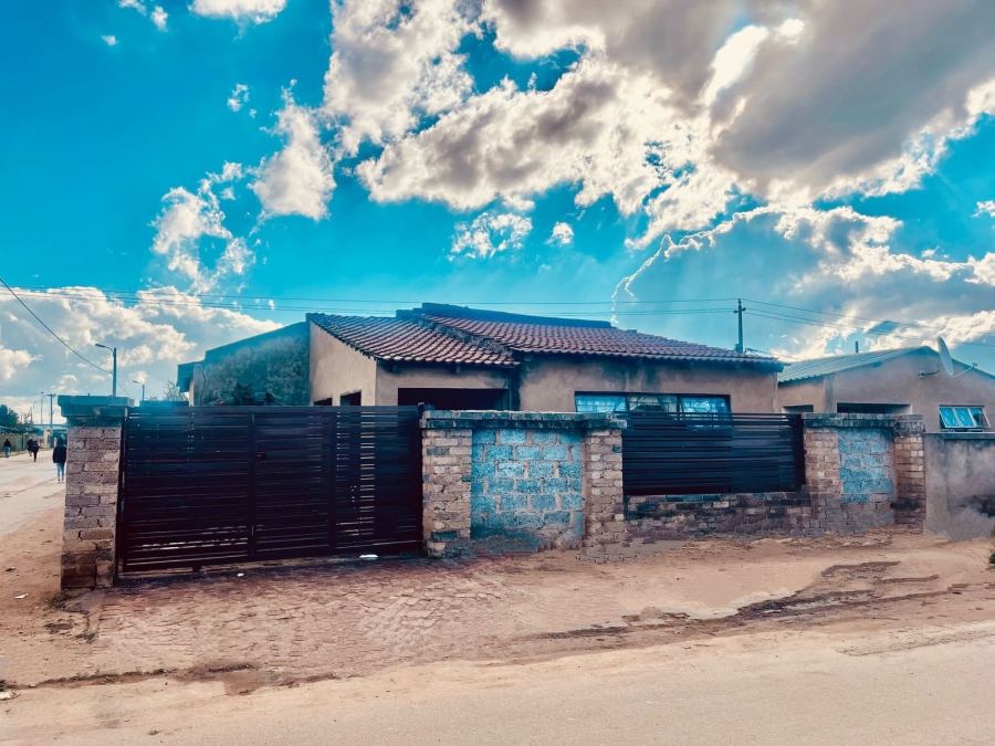 3 Bedroom Property for Sale in Etwatwa Gauteng