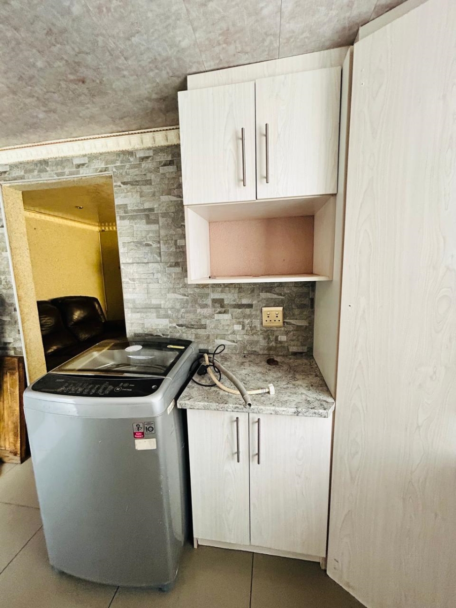2 Bedroom Property for Sale in New Payneville Gauteng