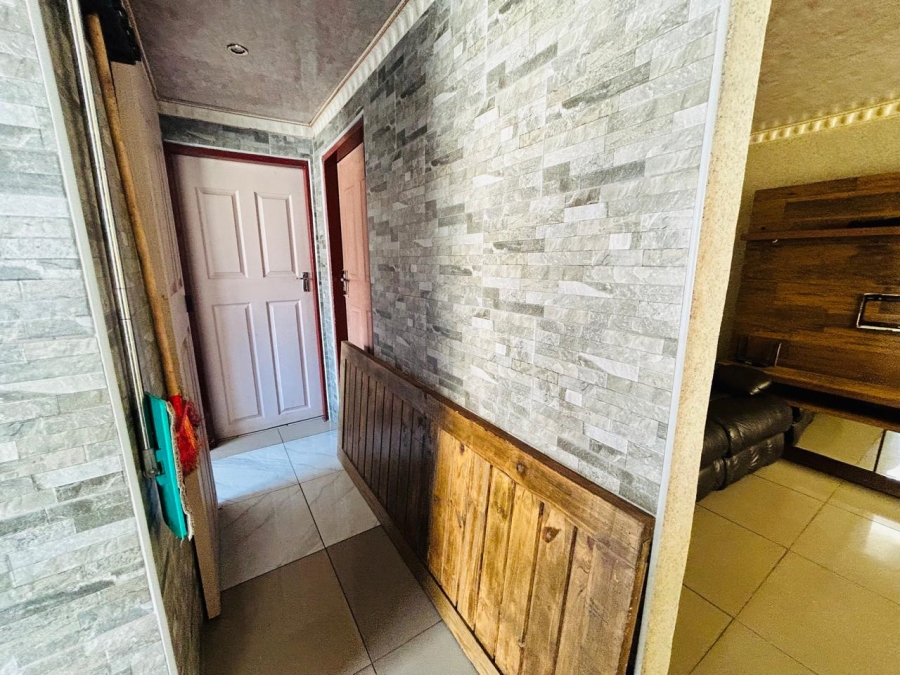 2 Bedroom Property for Sale in New Payneville Gauteng