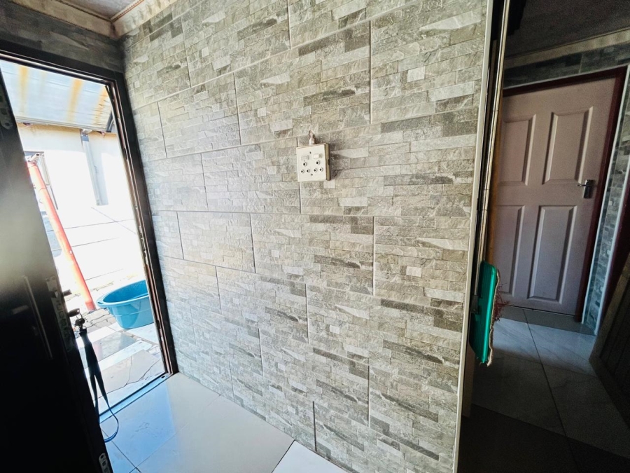 2 Bedroom Property for Sale in New Payneville Gauteng