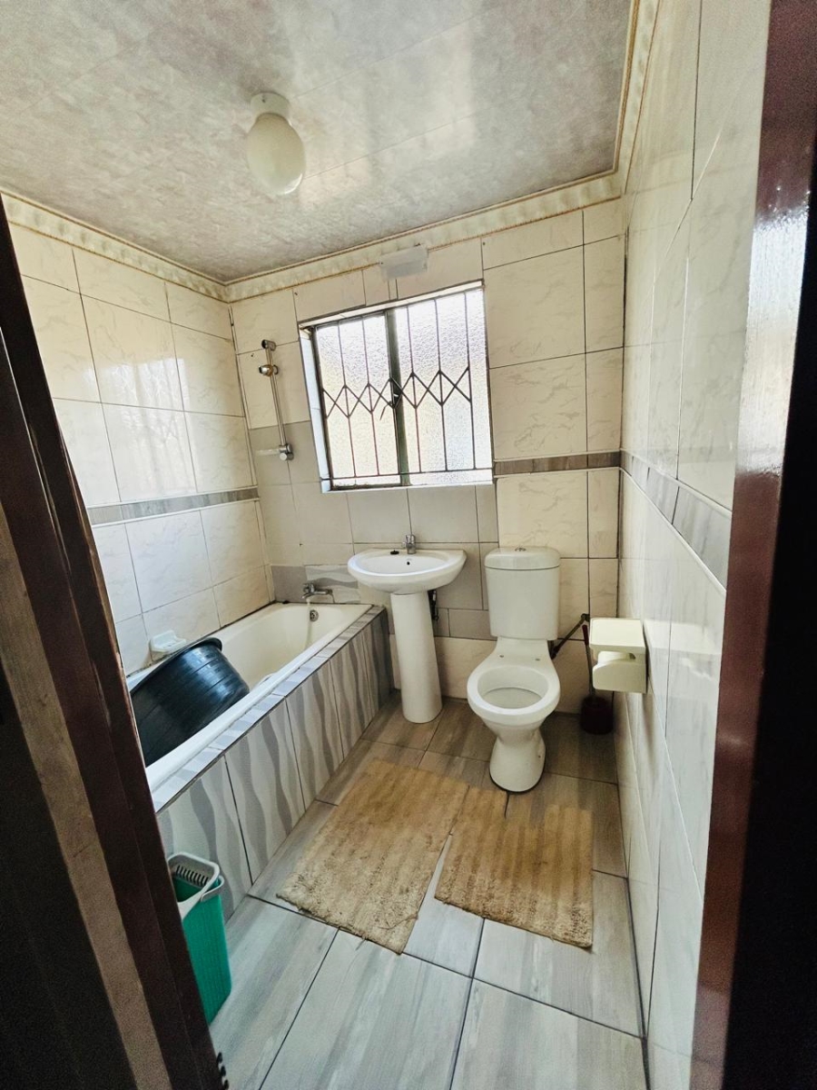 2 Bedroom Property for Sale in New Payneville Gauteng