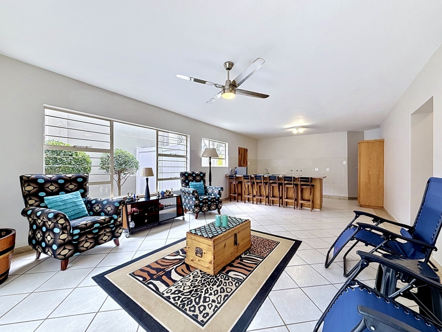 5 Bedroom Property for Sale in Faerie Glen Gauteng