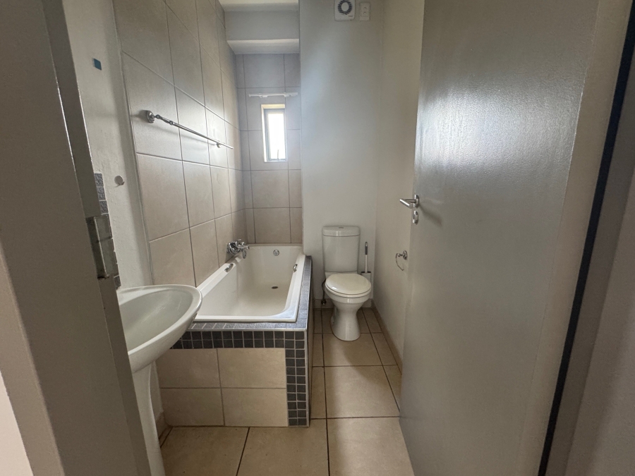 2 Bedroom Property for Sale in Elardus Park Gauteng