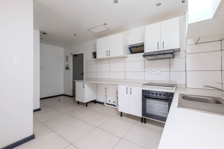 To Let 2 Bedroom Property for Rent in Illovo Gauteng