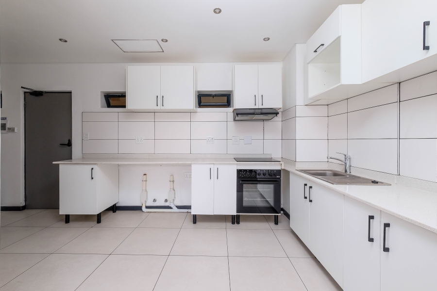 To Let 2 Bedroom Property for Rent in Illovo Gauteng