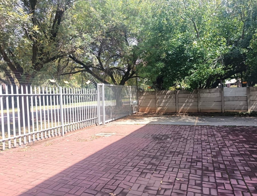 2 Bedroom Property for Sale in Three Rivers Gauteng