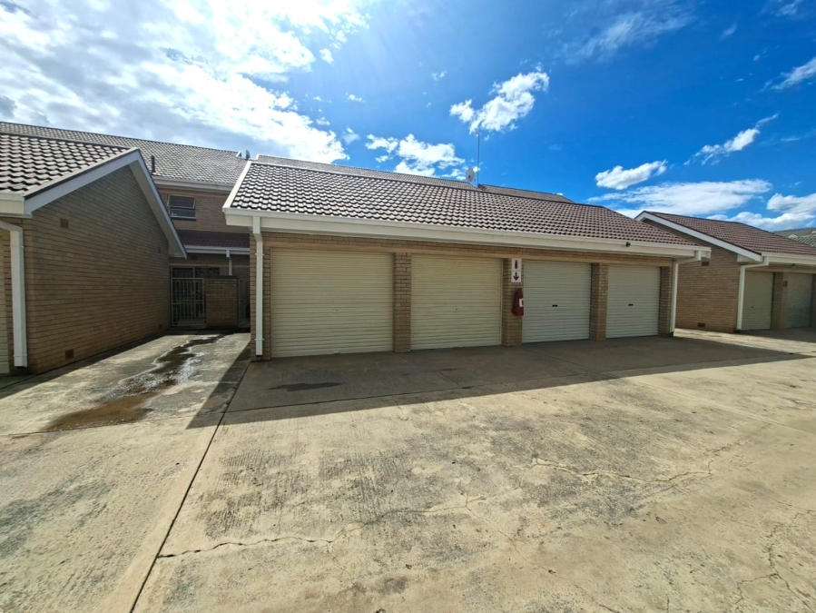 3 Bedroom Property for Sale in Three Rivers Proper Gauteng